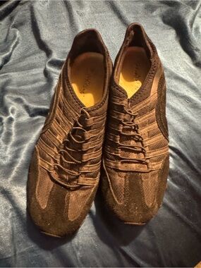 Women’s Size 9.5 Skechers Casual  Knit Slip-On Sneakers